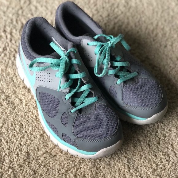 Nike running shoes - Picture 2 of 3